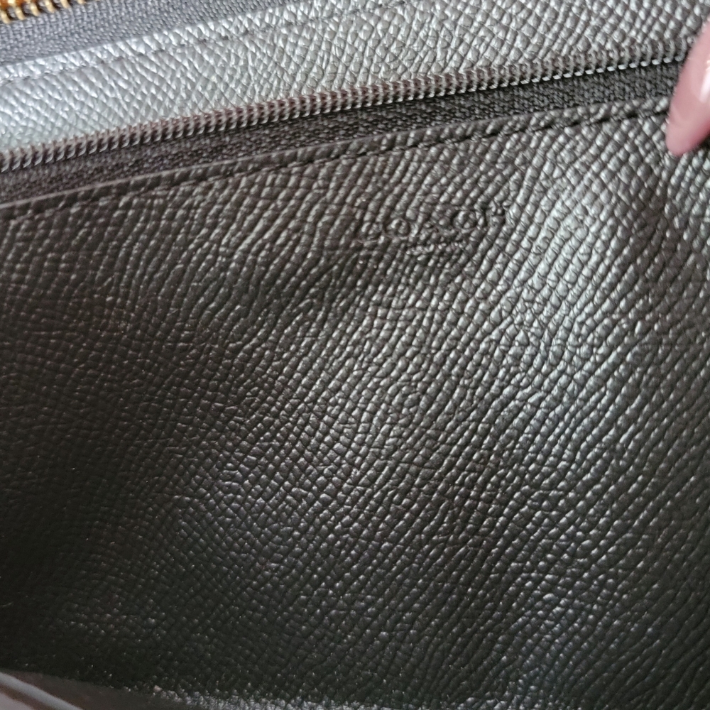 Coach F16612 Accordion Zip Around Black Pebbled Leather Wallet - Picture 13 of 16